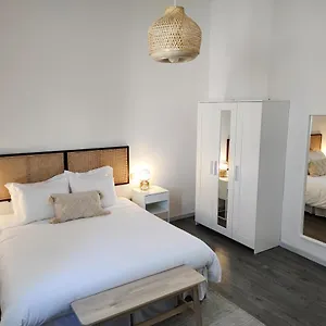 Hibiscus Comfort Bed & Breakfast Quartu SantʼElena
